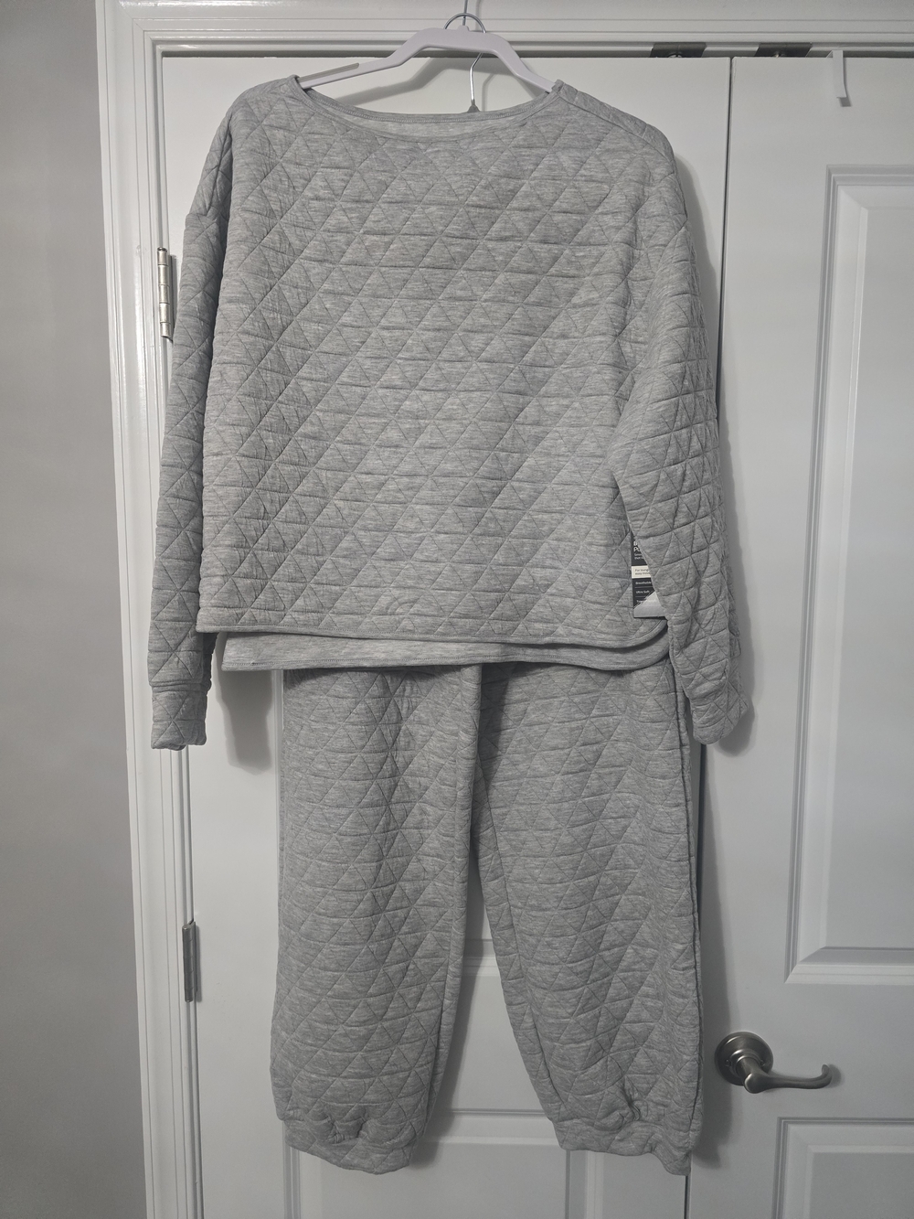 Women's Quilted Gray Jogger Top & Pants